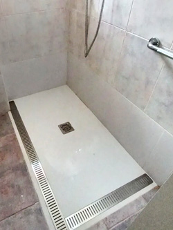 cambio de bañera por plato de ducha adaptado para personas con movilidad reducida donostia-san sebastián